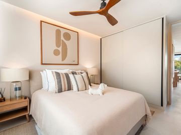 DEPARTAMENTO DE LUJO EN VENTA CON BEACH CLUB PRIVADO, AREA COMERCIAL, DE 1 Y 2 RECAMARAS, PLAYA DEL CARMEN