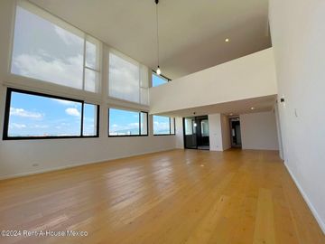 Pent House en renta con 4 Hab, 4 Baños en Santa Fe de Juriquilla, Queretaro, Mexico.