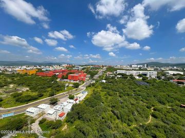 Pent House en renta con 4 Hab, 4 Baños en Santa Fe de Juriquilla, Queretaro, Mexico.