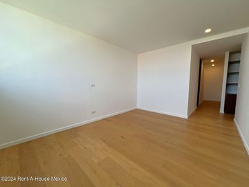 Pent House en renta con 4 Hab, 4 Baños en Santa Fe de Juriquilla, Queretaro, Mexico.