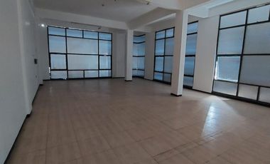 Ruko Rungkut Megah Raya posisi hook lebar 8x15 meter bangunan 3 lantai, kondisi bangunan terawat