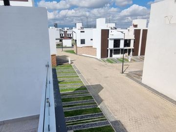 Casa Nueva en Renta, en la Zona de Cuautlancingo a 10min. de VW. Finsa