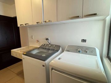 CASA EN RENTA EN ALTA FIRENZE RESIDENCIAL