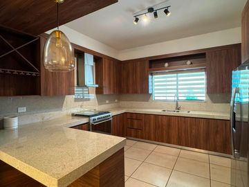 CASA EN RENTA EN ALTA FIRENZE RESIDENCIAL