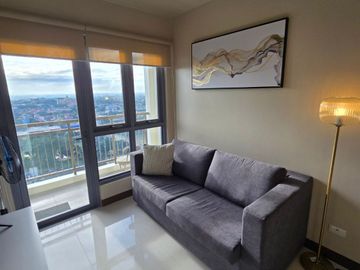 Fully Furnished 1BR Corner Unit at 18th Ave de Triomphe, Arcovia City, Pasig
