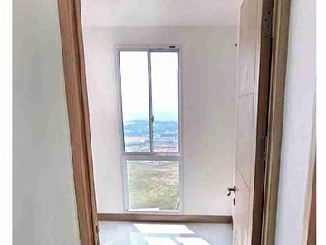 DISEWAKAN NIH MURAH APARTEMEN TOKYO PIK2 TIPE 2BR 40M KOSONGAN + 2AC