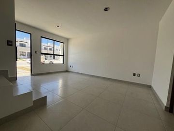 CASA EN RENTA EN EL FRACCIONAMIENTO CANDORA, EN LEON GUANAJUATO