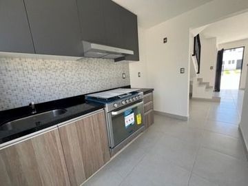 CASA EN RENTA EN EL FRACCIONAMIENTO CANDORA, EN LEON GUANAJUATO
