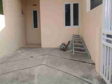 Dijual rumah dekat merr