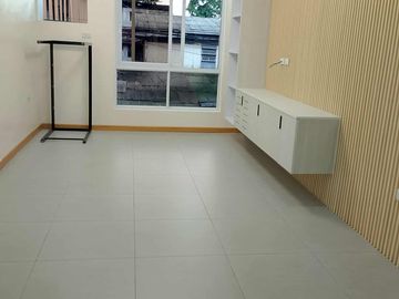 3 Storey 4 BR Townhouse For Sale in Roxas District Quezon City near Fishermall St. Luke's E. Rodriguez SD