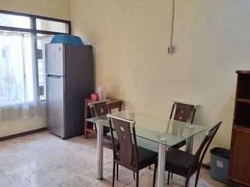 Disewakan Rumah Jl Simpang Darmo Permai Selatan