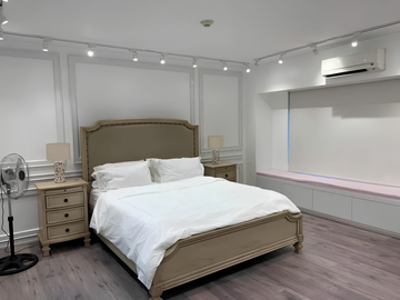Luxury 2BR Condo with Tandem Parking at One Serendra Palm Tower, BGC