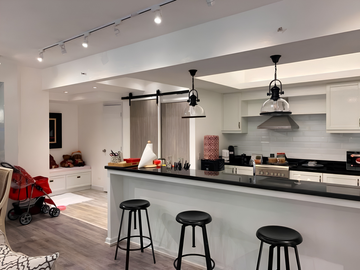Luxury 2BR Condo with Tandem Parking at One Serendra Palm Tower, BGC