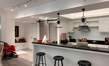 Luxury 2BR Condo with Tandem Parking at One Serendra Palm Tower, BGC