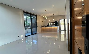 House and Lot For Sale in Tagaytay Manor Subd-MC