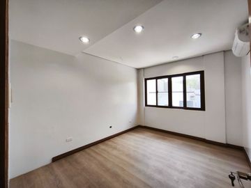 23M- FOR SALE SINGLE ATTACHED TOWNHOUSE w/ 3 BEDROOMS, FOR SALE IN  HOLY SPIRIT QUEZON CITY