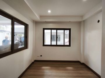 23M- FOR SALE SINGLE ATTACHED TOWNHOUSE w/ 3 BEDROOMS, FOR SALE IN  HOLY SPIRIT QUEZON CITY