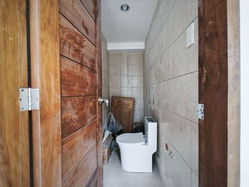 23M- FOR SALE SINGLE ATTACHED TOWNHOUSE w/ 3 BEDROOMS, FOR SALE IN  HOLY SPIRIT QUEZON CITY