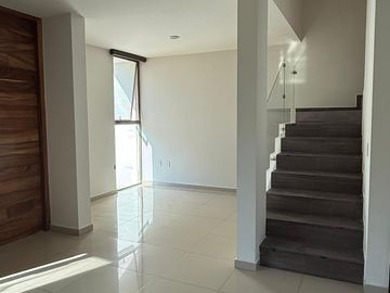 Venta Casa de 3 niveles