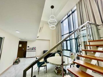 Good Deal Luxury Tri-Level 4-Bedroom Penthouse for Sale with own Pool in The Albany