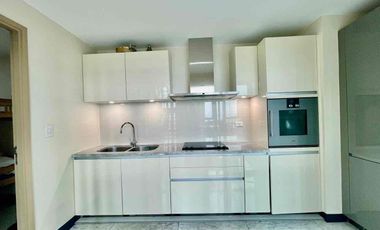 Good Deal Luxury Tri-Level 4-Bedroom Penthouse for Sale with own Pool in The Albany