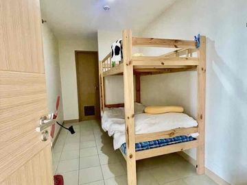Good Deal Luxury Tri-Level 4-Bedroom Penthouse for Sale with own Pool in The Albany