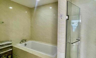 Good Deal Luxury Tri-Level 4-Bedroom Penthouse for Sale with own Pool in The Albany