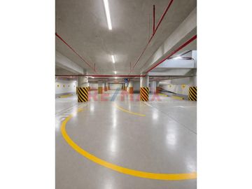Edificio Corporativo de 8 Pisos y 4 Sótanos en Venta en Miraflores