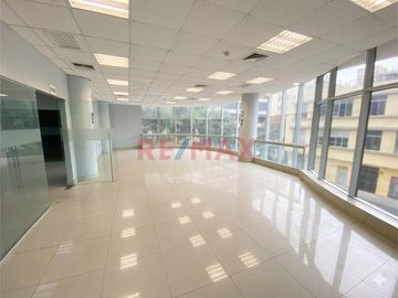 Edificio Corporativo de 8 Pisos y 4 Sótanos en Venta en Miraflores