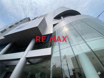 Edificio Corporativo de 8 Pisos y 4 Sótanos en Venta en Miraflores