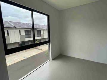 Disewakan Rumah Baru Di Park Serpong XYZ  Type X2 Legok Tangerang