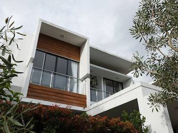 Jual Cepat Rumah Villa Di Ciumbuleuit Bandung Ada Kolam Renang