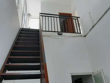 Rumah Mini,alis 2.5 Lantai Disewakan Di Gading Griya Lestari