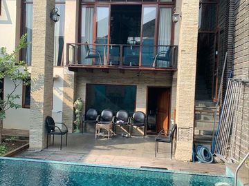 Dijual Rumah mewah dgn private pool di Tebet Jakarta Selatan