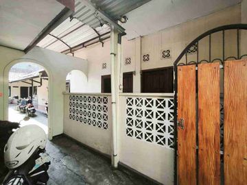 Rumah Induk Dan Kost 12 Kamar + Ruang Usaha Di Pogung Dekat Kampus UGM Yogyakarta