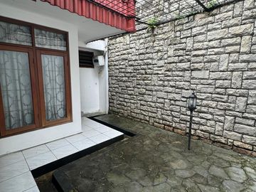 Disewakan Rumah Siap Huni Area Selong 3BR