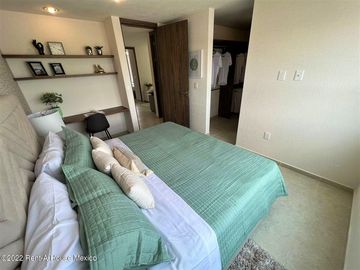 Casa en Venta | Espacios Amplios y Acabados Contemporáneos SGU142