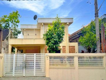 Pre-Owned House and Lot For Sale in Country Homes 3 Subd in Tagaytay City-MC