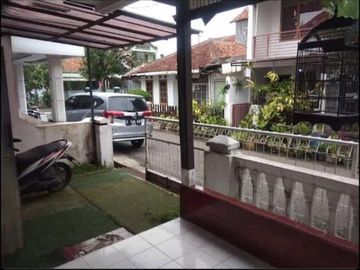 Dijual murah dibawah NJOP rumah lingkungan sangat bagus Komplek Margahayu Raya