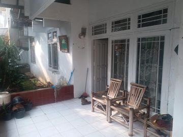 Dijual murah dibawah NJOP rumah lingkungan sangat bagus Komplek Margahayu Raya