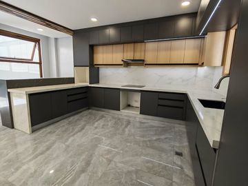 5-Bedroom Townhouse in San Juan