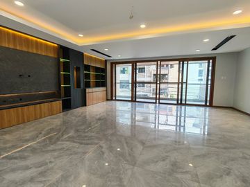 5-Bedroom Townhouse in San Juan