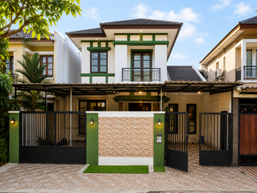 DIJUAL RUMAH SIAP HUNI SEMI FURNISH LINGKUNGA ASRI DI KENCANA LOKA BSD (ARB58)