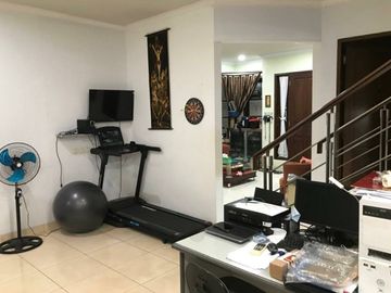 DIJUAL RUMAH SIAP HUNI SEMI FURNISH LINGKUNGA ASRI DI KENCANA LOKA BSD (ARB58)