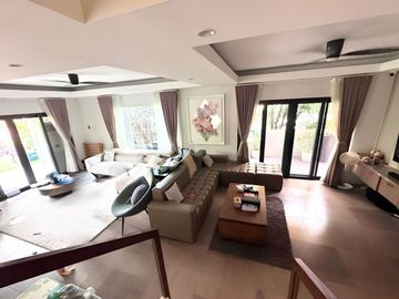 House & Lot Along Prime Street in Capitol Homes QC For Sale