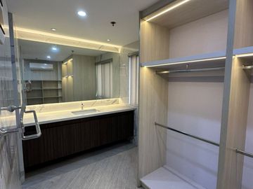 NEWLY RENOVATED INTERIORED 3BR UNIT AT XAVIER HILLS QUEZON CITY