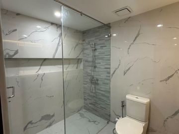 NEWLY RENOVATED INTERIORED 3BR UNIT AT XAVIER HILLS QUEZON CITY
