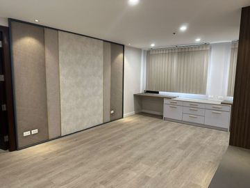 NEWLY RENOVATED INTERIORED 3BR UNIT AT XAVIER HILLS QUEZON CITY