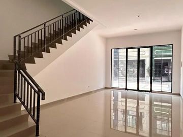 Ruko Euroasia Pik2, Uk 4,5X10 (3 Lantai) Termurah