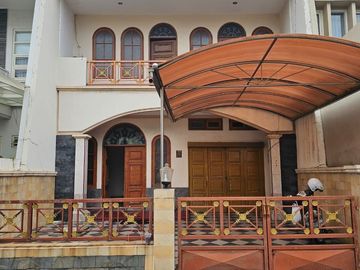 Rumah Raya Boulevard Nirwana Eksekutif Surabaya Murah SAM.YA6033